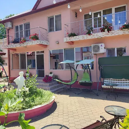 La Fery Din Πανσιόν