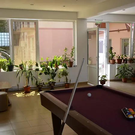 Πανσιόν La Fery Din