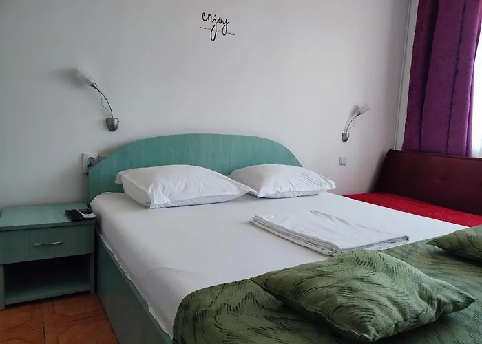 Konukevi La Fery Din